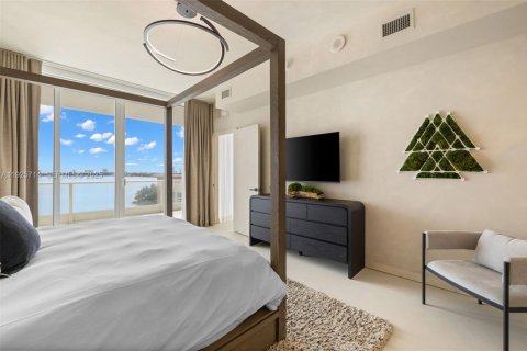 Condominio en venta en Miami, Florida, 3 dormitorios, 155.98 m2 № 1984283 - foto 21