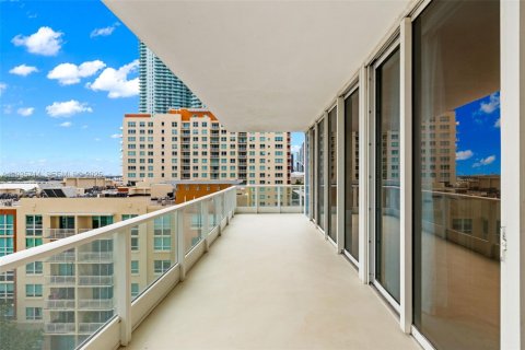 Condominio en venta en Miami, Florida, 3 dormitorios, 155.98 m2 № 1984283 - foto 29