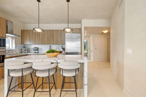 Condominio en venta en Miami, Florida, 3 dormitorios, 155.98 m2 № 1984283 - foto 9