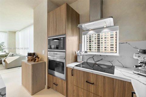 Condominio en venta en Miami, Florida, 3 dormitorios, 155.98 m2 № 1984283 - foto 13