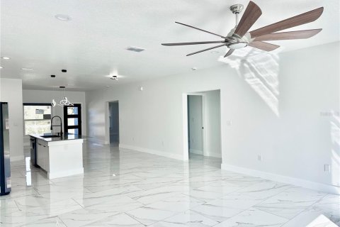 House in Orlando, Florida 4 bedrooms, 172.52 sq.m. № 1523254 - photo 8