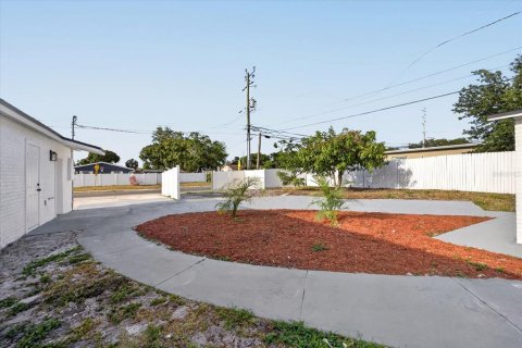 Casa en venta en Largo, Florida, 4 dormitorios, 102.19 m2 № 2092236 - foto 10