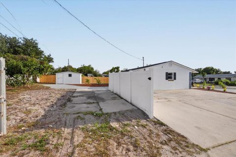 Casa en venta en Largo, Florida, 4 dormitorios, 102.19 m2 № 2092236 - foto 7