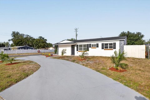 Casa en venta en Largo, Florida, 4 dormitorios, 102.19 m2 № 2092236 - foto 3