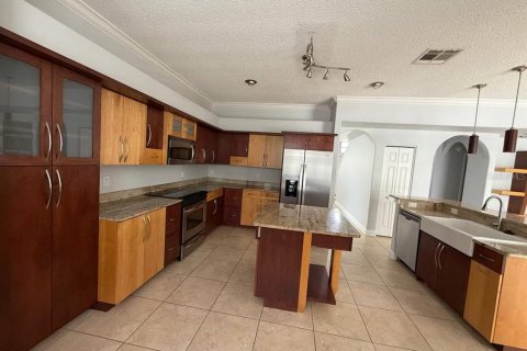 Villa ou maison à louer à Wesley Chapel, Floride: 4 chambres, 270.35 m2 № 1912768 - photo 10