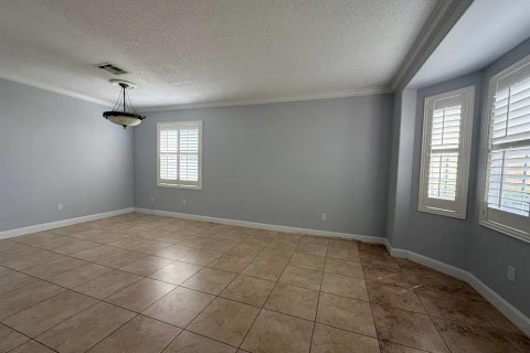 Villa ou maison à louer à Wesley Chapel, Floride: 4 chambres, 270.35 m2 № 1912768 - photo 3