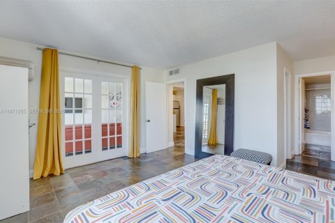 Condo in Hallandale Beach, Florida, 1 bedroom  № 2086820 - photo 8