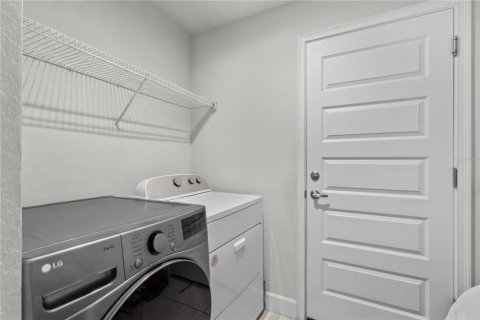 Villa ou maison à vendre à North Port, Floride: 4 chambres, 216.37 m2 № 2419258 - photo 5