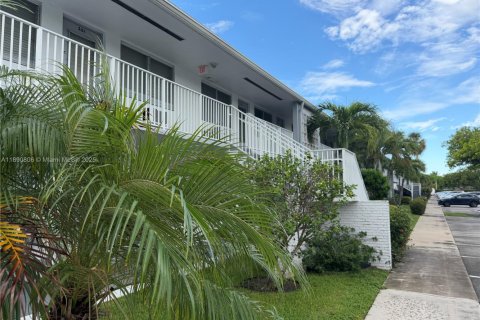 Condo in Fort Lauderdale, Florida, 2 bedrooms  № 1944807 - photo 20