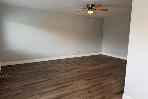 Condo in Fort Lauderdale, Florida, 2 bedrooms  № 1944807 - photo 4