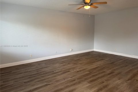 Condo in Fort Lauderdale, Florida, 2 bedrooms  № 1944807 - photo 7
