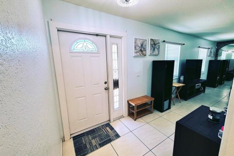 House in Sunrise, Florida 5 bedrooms, 193.7 sq.m. № 2170077 - photo 16