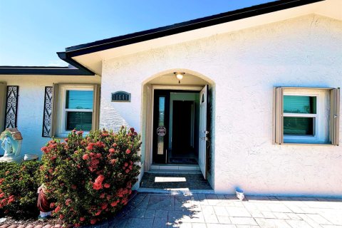 House in Sunrise, Florida 5 bedrooms, 193.7 sq.m. № 2170077 - photo 14