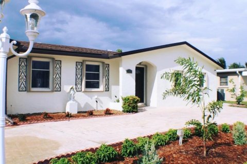 Casa en Sunrise, Florida 5 dormitorios, 193.7 m2 № 2170077