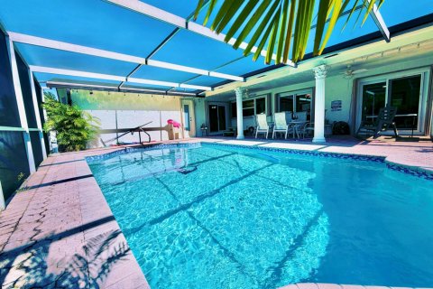 House in Sunrise, Florida 5 bedrooms, 193.7 sq.m. № 2170077 - photo 7