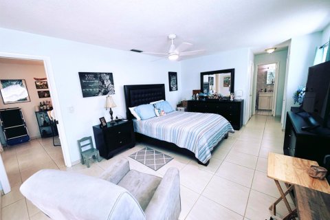 House in Sunrise, Florida 5 bedrooms, 193.7 sq.m. № 2170077 - photo 26