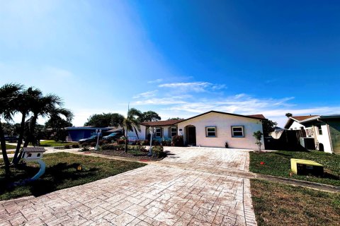 House in Sunrise, Florida 5 bedrooms, 193.7 sq.m. № 2170077 - photo 9