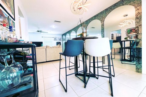 House in Sunrise, Florida 5 bedrooms, 193.7 sq.m. № 2170077 - photo 23