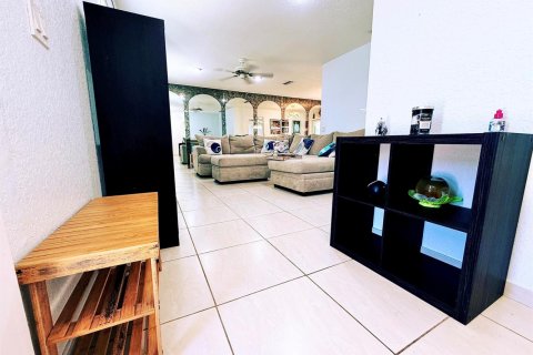 House in Sunrise, Florida 5 bedrooms, 193.7 sq.m. № 2170077 - photo 15