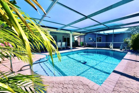 House in Sunrise, Florida 5 bedrooms, 193.7 sq.m. № 2170077 - photo 6