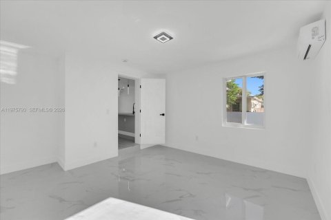 Villa ou maison à vendre à North Miami, Floride: 3 chambres, 124.49 m2 № 2040068 - photo 10