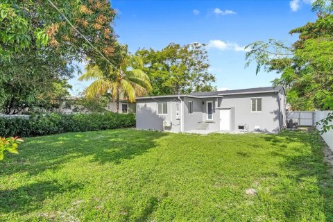 Villa ou maison à vendre à North Miami, Floride: 3 chambres, 124.49 m2 № 2040068 - photo 22