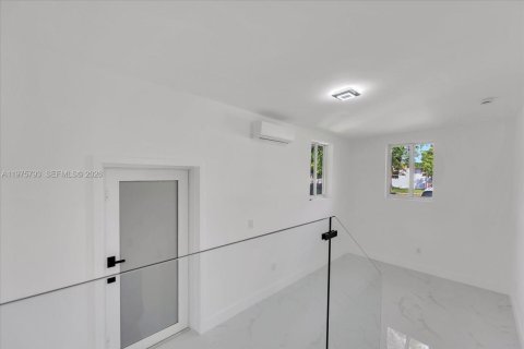 Villa ou maison à vendre à North Miami, Floride: 3 chambres, 124.49 m2 № 2040068 - photo 17