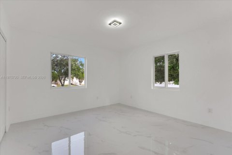 Villa ou maison à vendre à North Miami, Floride: 3 chambres, 124.49 m2 № 2040068 - photo 13