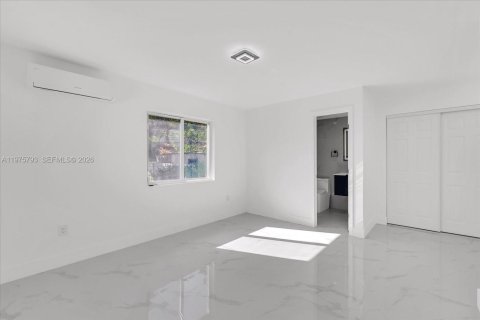 Villa ou maison à vendre à North Miami, Floride: 3 chambres, 124.49 m2 № 2040068 - photo 9