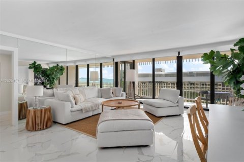 Condominio en venta en Miami, Florida, 2 dormitorios, 174.84 m2 № 2179057 - foto 6