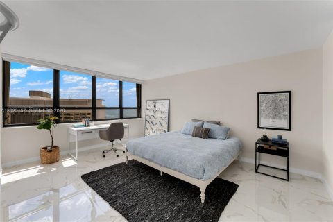 Condominio en venta en Miami, Florida, 2 dormitorios, 174.84 m2 № 2179057 - foto 19