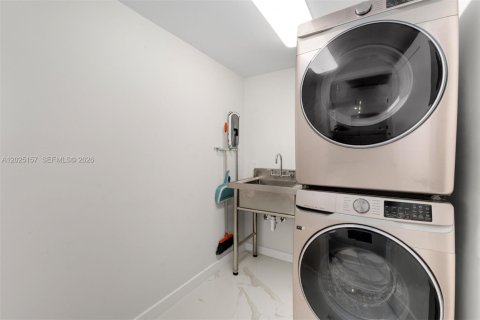 Condominio en venta en Miami, Florida, 2 dormitorios, 174.84 m2 № 2179057 - foto 25