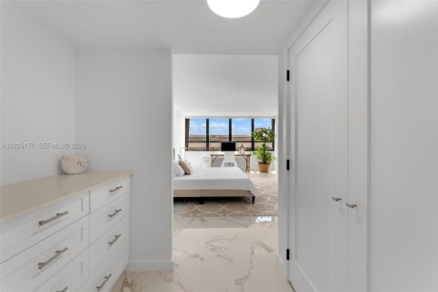 Condominio en venta en Miami, Florida, 2 dormitorios, 174.84 m2 № 2179057 - foto 14