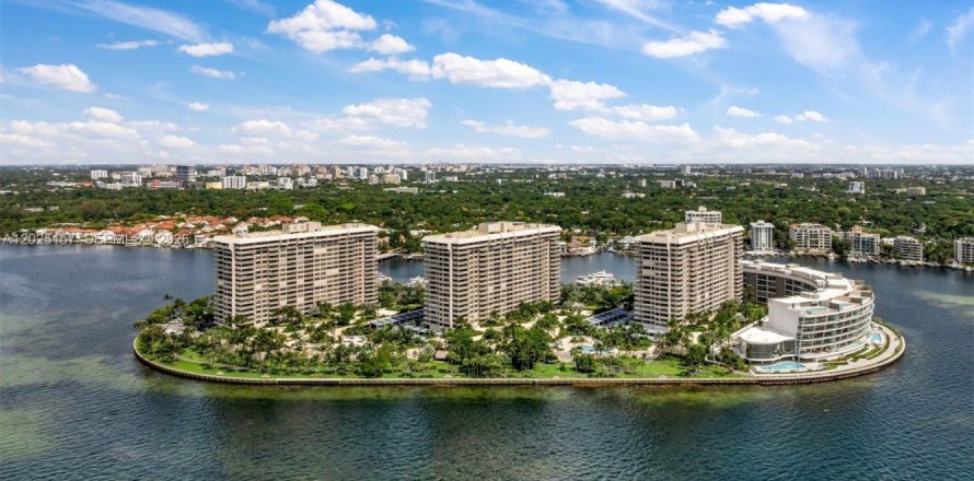 Condominio en Miami, Florida, 2 dormitorios  № 2179057