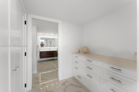Condominio en venta en Miami, Florida, 2 dormitorios, 174.84 m2 № 2179057 - foto 15