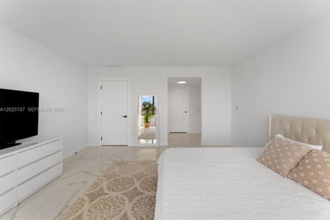 Condominio en venta en Miami, Florida, 2 dormitorios, 174.84 m2 № 2179057 - foto 13