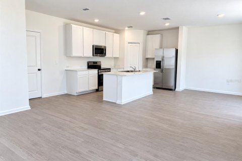 Villa ou maison à louer à Winter Haven, Floride: 4 chambres, 174.1 m2 № 2399060 - photo 5