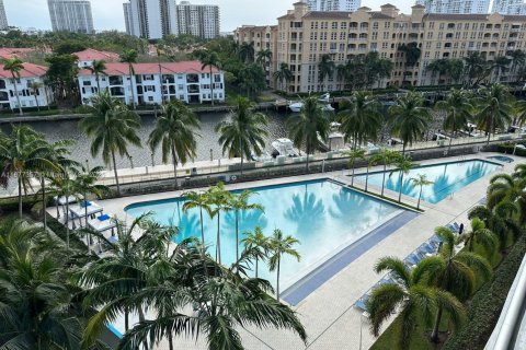 Condo in Aventura, Florida, 1 bedroom  № 1994941 - photo 17