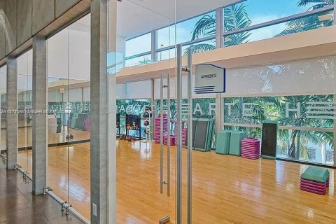 Condo in Aventura, Florida, 1 bedroom  № 1994941 - photo 24