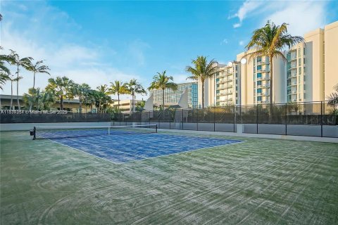 Condo in Aventura, Florida, 1 bedroom  № 1994941 - photo 21