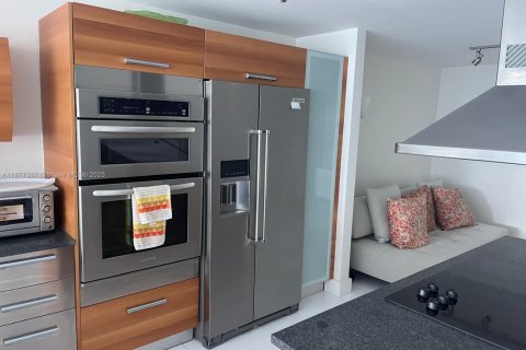 Condo in Aventura, Florida, 1 bedroom  № 1994941 - photo 6