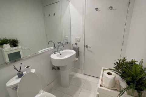 Condo in Aventura, Florida, 1 bedroom  № 1994941 - photo 16