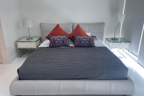 Condo in Aventura, Florida, 1 bedroom  № 1994941 - photo 9