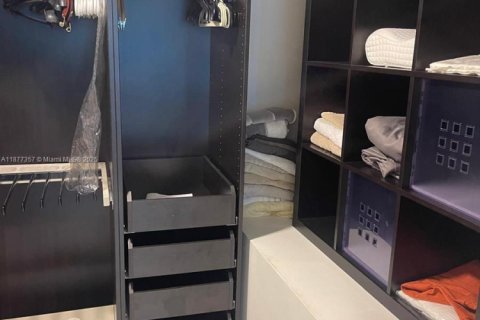 Condo in Aventura, Florida, 1 bedroom  № 1994941 - photo 11