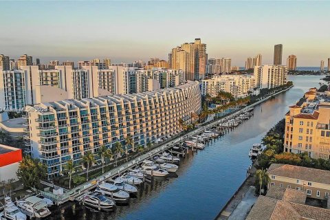 Condo in Aventura, Florida, 1 bedroom  № 1994941 - photo 23