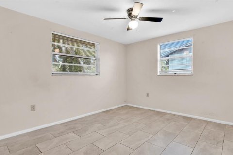 Villa ou maison à louer à Port Richey, Floride: 3 chambres, 114.27 m2 № 1868894 - photo 18
