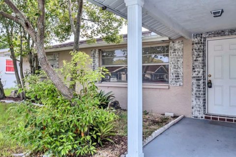 Villa ou maison à louer à Port Richey, Floride: 3 chambres, 114.27 m2 № 1868894 - photo 3
