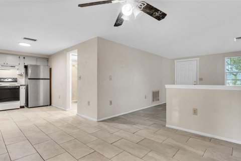 Villa ou maison à louer à Port Richey, Floride: 3 chambres, 114.27 m2 № 1868894 - photo 8