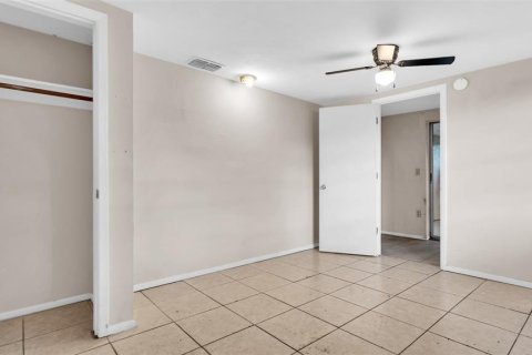 Villa ou maison à louer à Port Richey, Floride: 3 chambres, 114.27 m2 № 1868894 - photo 17