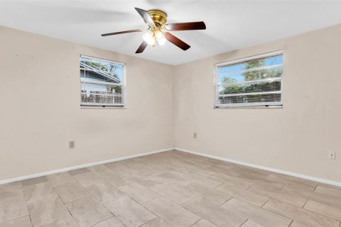 Villa ou maison à louer à Port Richey, Floride: 3 chambres, 114.27 m2 № 1868894 - photo 11